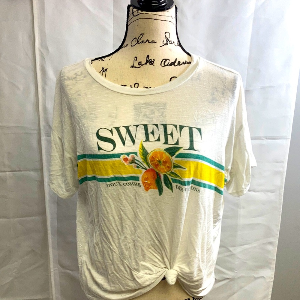 Ophelia Roe super cute t-shirt